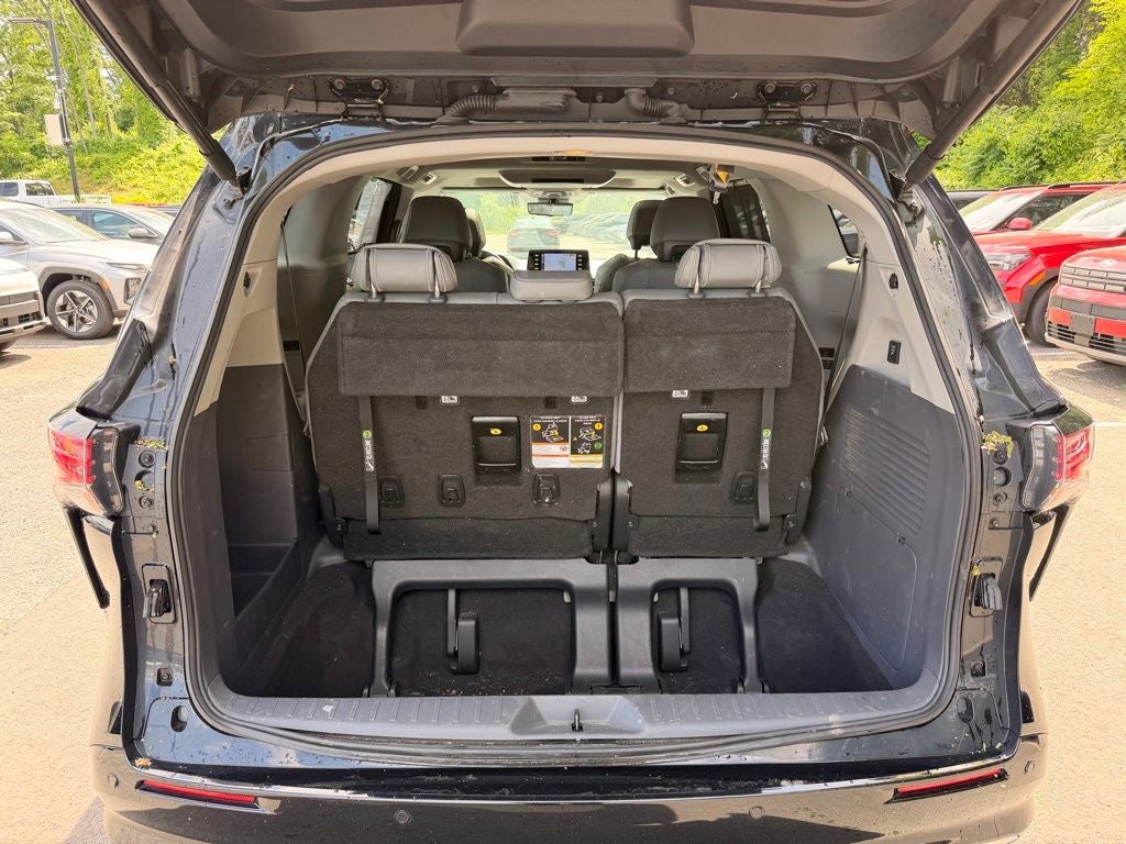 2022 Toyota Sienna Limited 7 Passenger