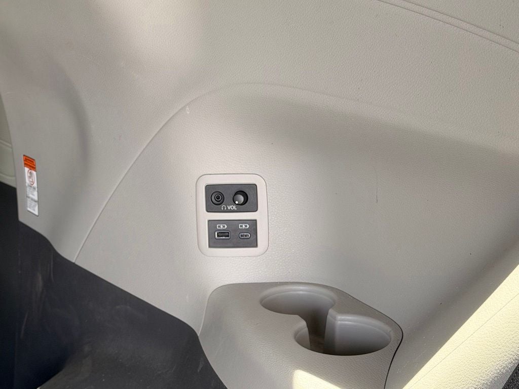 2022 Toyota Sienna Limited 7 Passenger