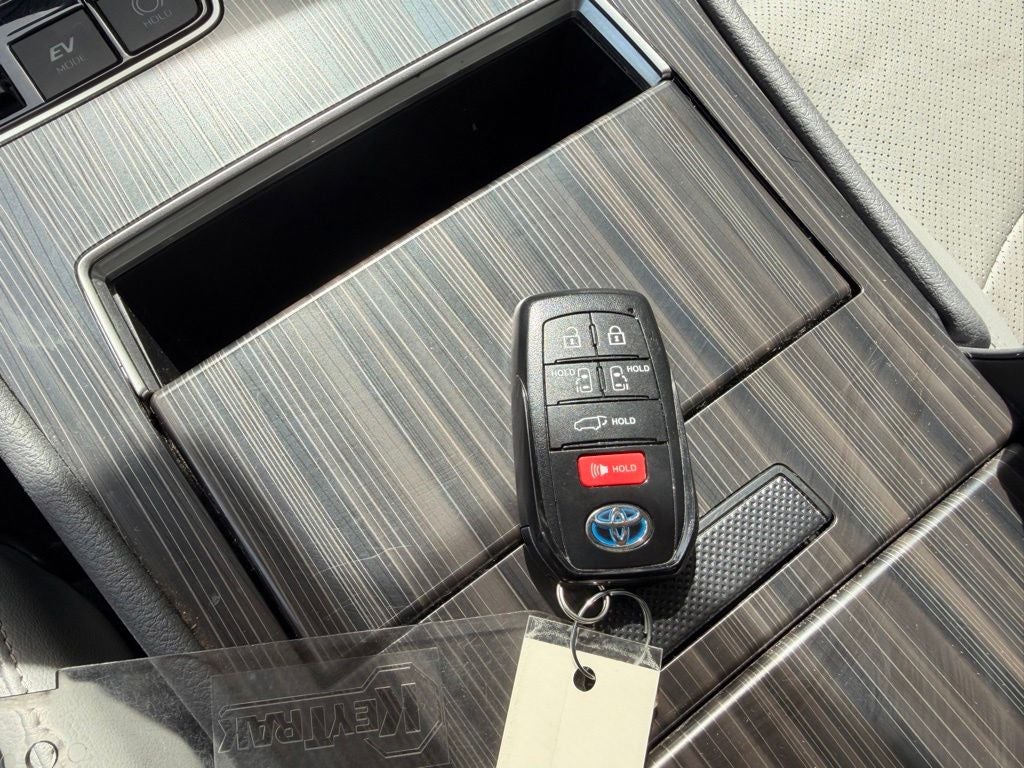 2022 Toyota Sienna Limited 7 Passenger