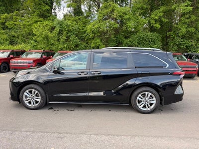 2022 Toyota Sienna Limited 7 Passenger