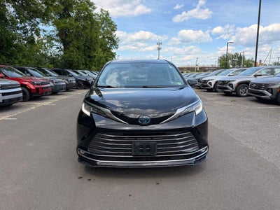 2022 Toyota Sienna Limited 7 Passenger
