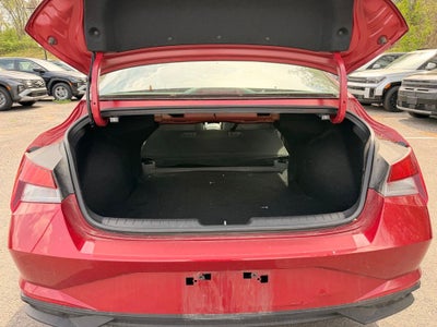 2023 Hyundai Elantra SE