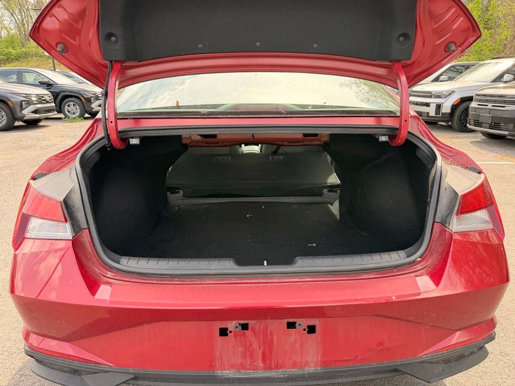 2023 Hyundai Elantra SE