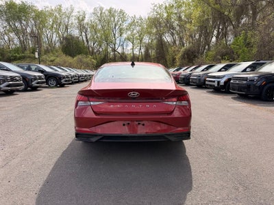2023 Hyundai Elantra SE