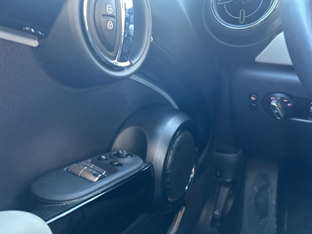 2022 MINI Cooper SE Electric Iconic