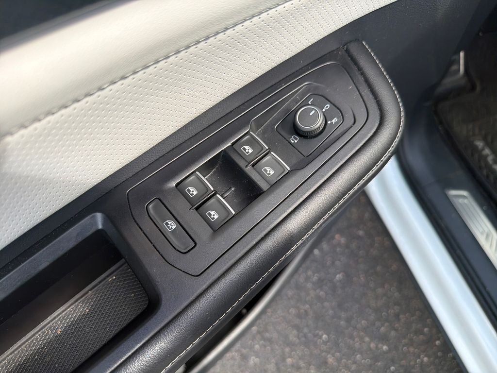 2024 Volkswagen Atlas Cross Sport 2.0T SEL Premium R-Line