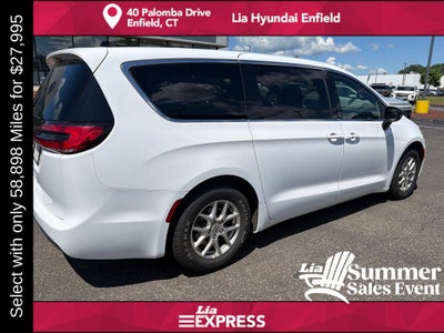 2025 Chrysler Pacifica Select