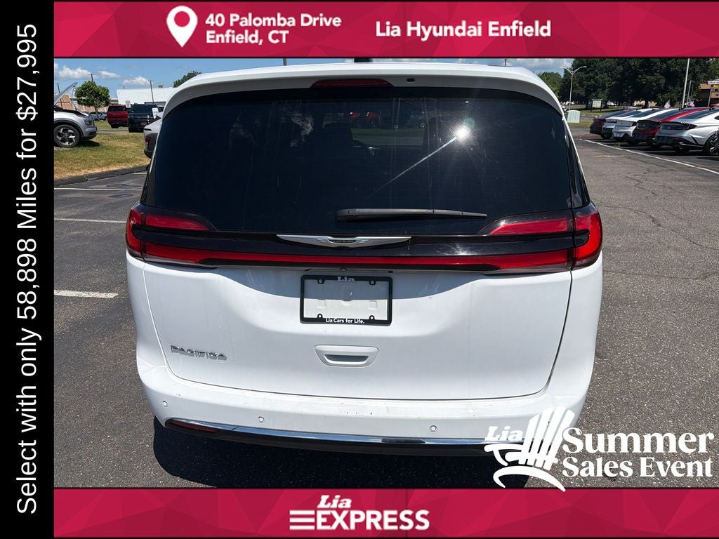 2025 Chrysler Pacifica Select