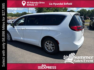 2025 Chrysler Pacifica Select