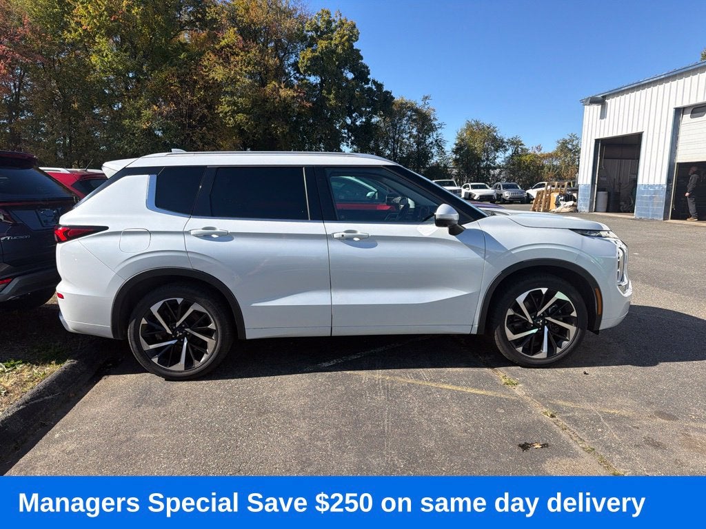 2022 Mitsubishi Outlander SEL