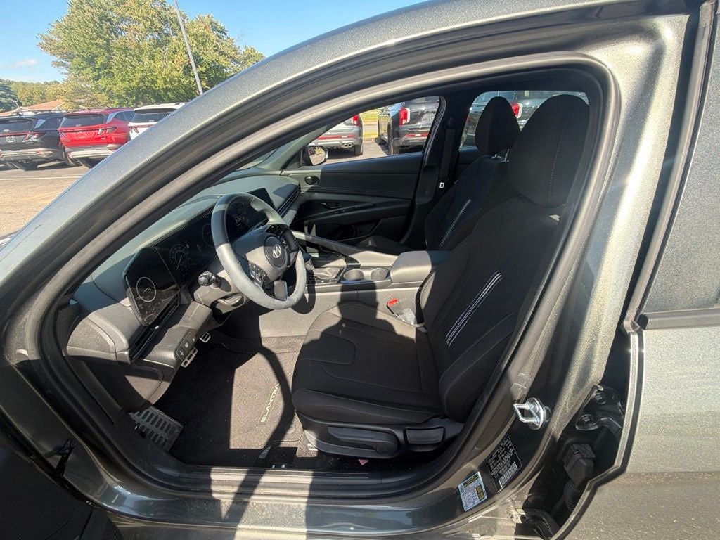 2025 Hyundai Elantra Hybrid SEL Sport