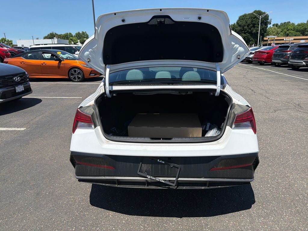 2025 Hyundai Elantra Hybrid Limited