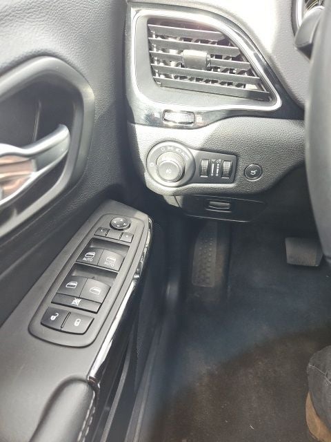 2023 Jeep Cherokee Altitude