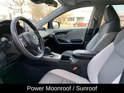 2022 Toyota RAV4 Hybrid XLE