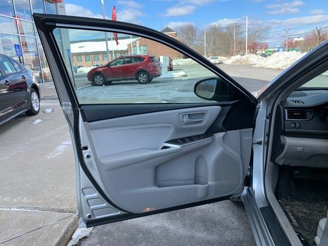 2017 Toyota Camry Hybrid XLE