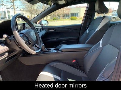 2025 Toyota Camry SE Hybrid