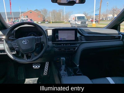 2025 Toyota Camry SE Hybrid