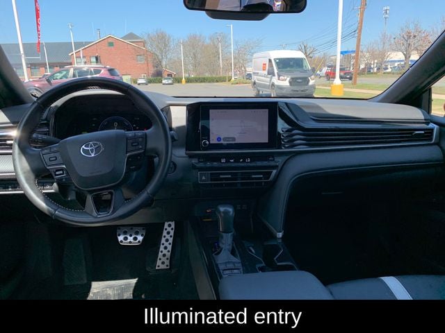 2025 Toyota Camry SE Hybrid