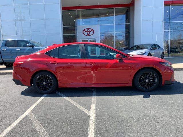 2025 Toyota Camry SE Hybrid