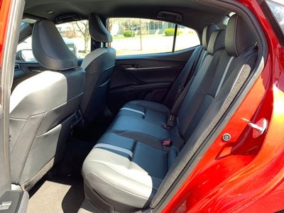 2025 Toyota Camry SE Hybrid