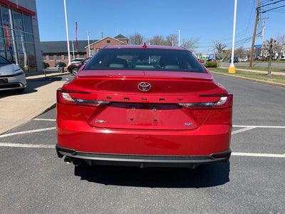 2025 Toyota Camry SE Hybrid