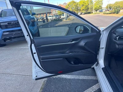 2024 Toyota Camry Hybrid SE