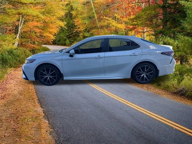 2024 Toyota Camry Hybrid SE