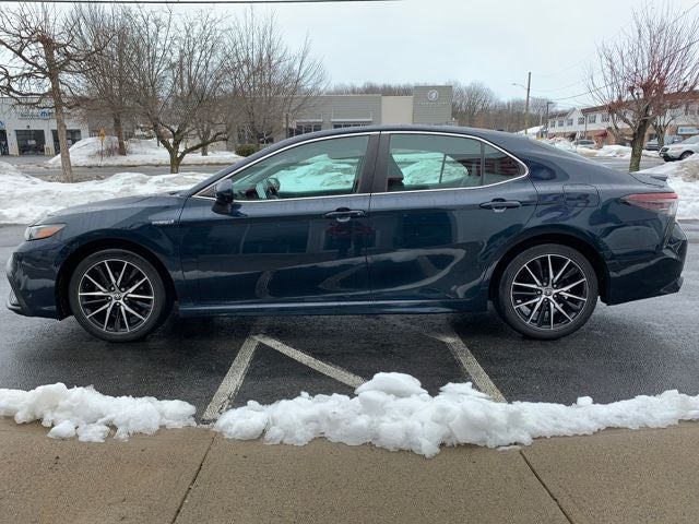 2021 Toyota Camry Hybrid SE