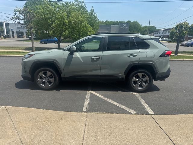 2022 Toyota RAV4 Hybrid XLE