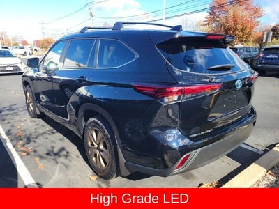 2023 Toyota Highlander Hybrid Bronze Edition XLE