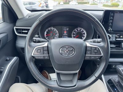 2022 Toyota Highlander LE