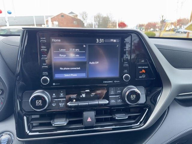 2022 Toyota Highlander LE