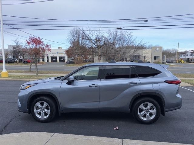 2022 Toyota Highlander LE