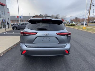 2022 Toyota Highlander LE