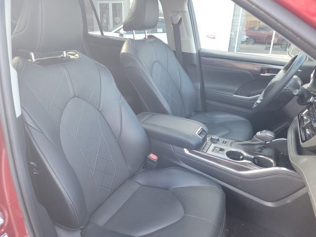 2022 Toyota Highlander Platinum