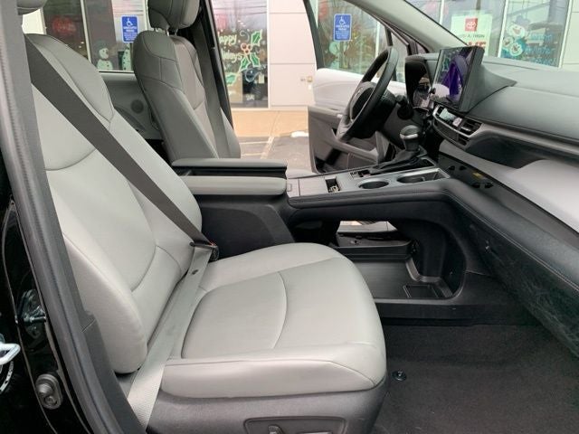 2025 Toyota Sienna XLE 7 Passenger