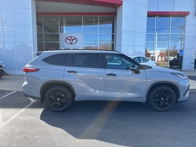 2024 Toyota Highlander Hybrid XLE