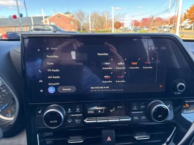 2024 Toyota Highlander Hybrid XLE