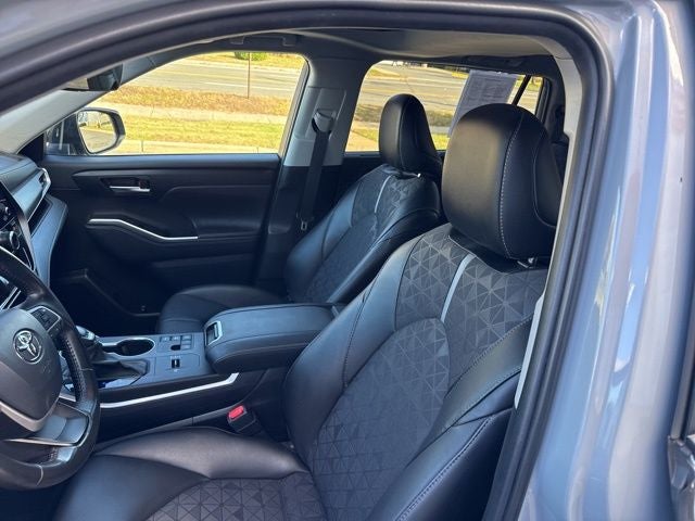 2024 Toyota Highlander Hybrid XLE