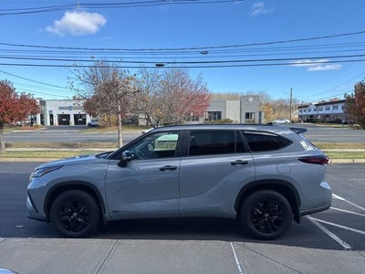 2024 Toyota Highlander Hybrid XLE