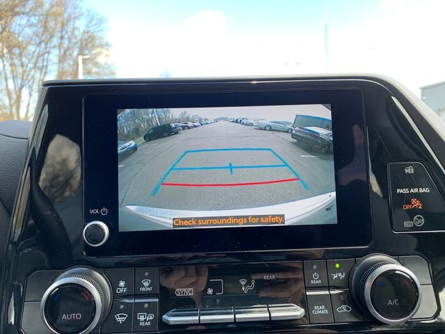 2025 Toyota Highlander LE AWD