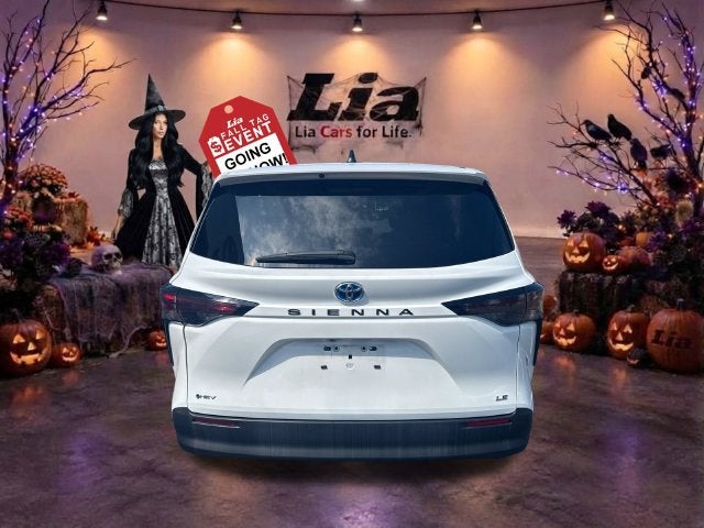 2025 Toyota Sienna LE 8 Passenger