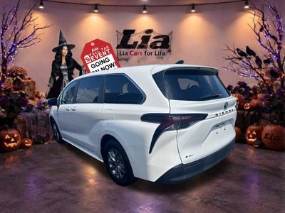 2025 Toyota Sienna LE 8 Passenger