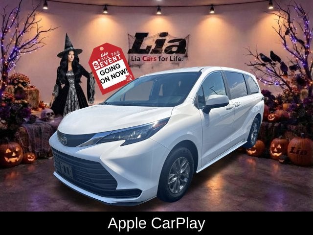 2025 Toyota Sienna LE 8 Passenger