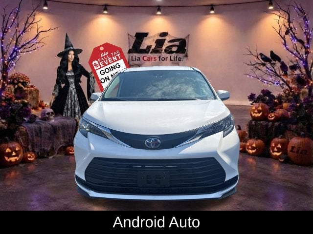 2025 Toyota Sienna LE 8 Passenger