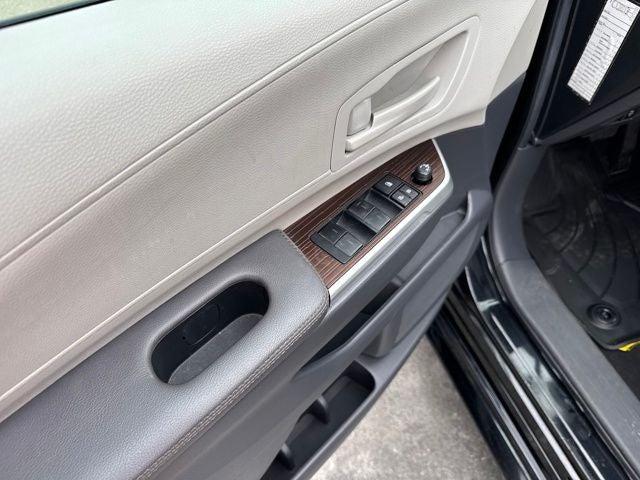 2024 Toyota Sienna LE 8 Passenger