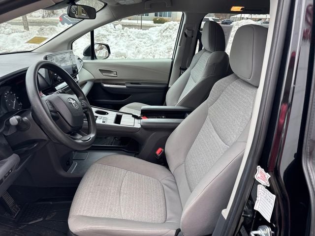 2024 Toyota Sienna LE 8 Passenger