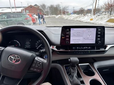 2024 Toyota Sienna LE 8 Passenger