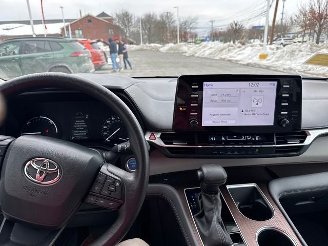 2024 Toyota Sienna LE 8 Passenger