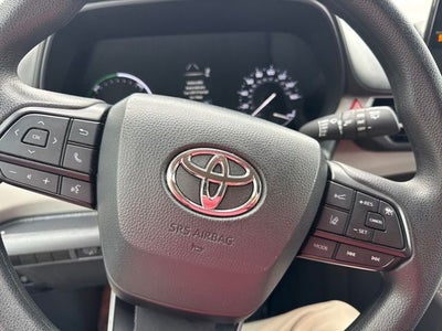 2024 Toyota Sienna LE 8 Passenger